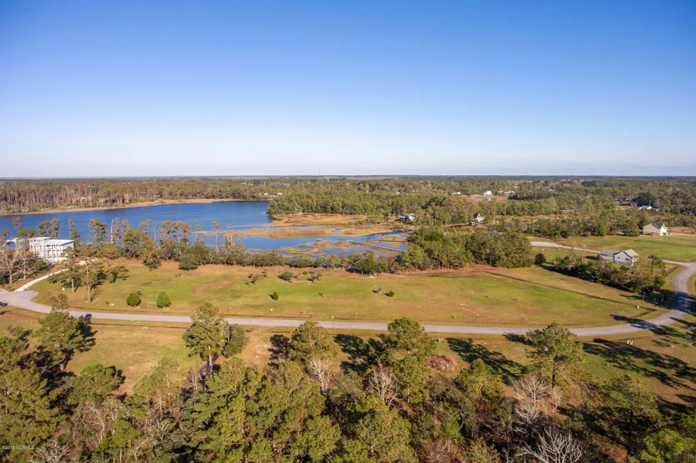 122 Jade Street Beaufort, NC 28516