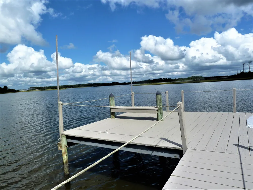 122 Jade Street Beaufort, NC 28516