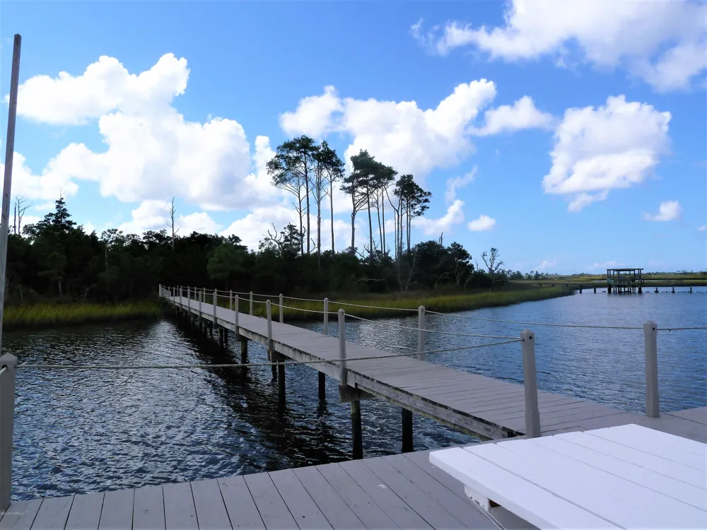 122 Jade Street Beaufort, NC 28516