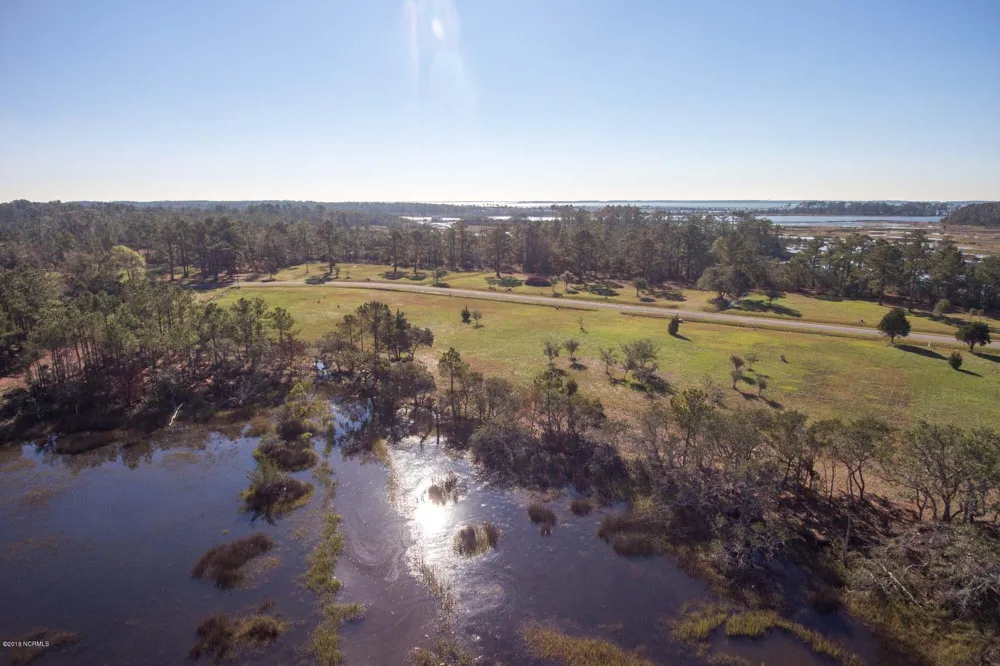 122 Jade Street Beaufort, NC 28516