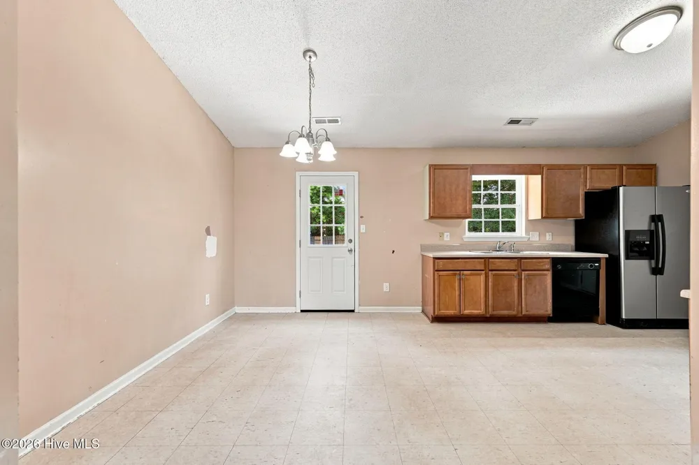 114 Pear Tree Lane Richlands, NC 28574