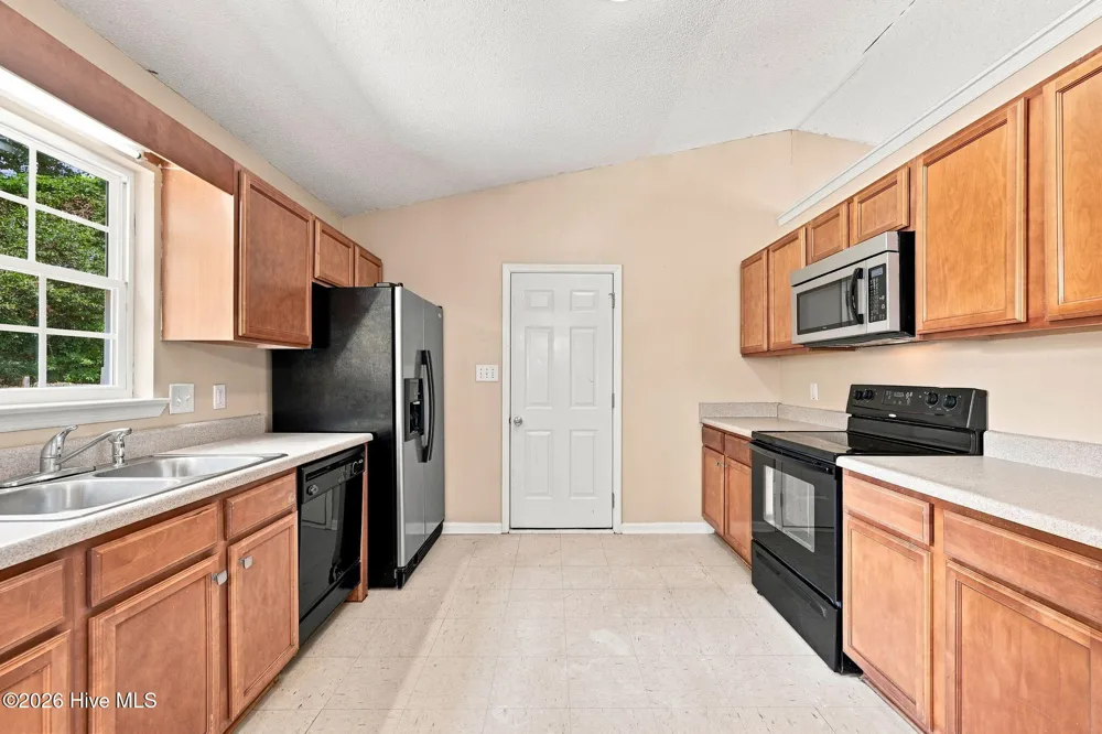 114 Pear Tree Lane Richlands, NC 28574
