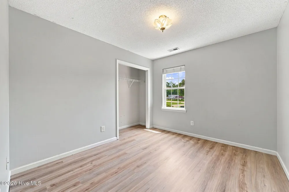 114 Pear Tree Lane Richlands, NC 28574