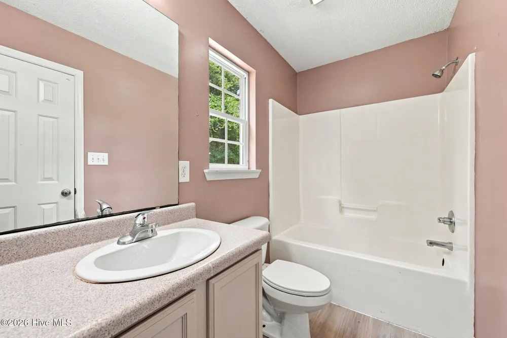 114 Pear Tree Lane Richlands, NC 28574