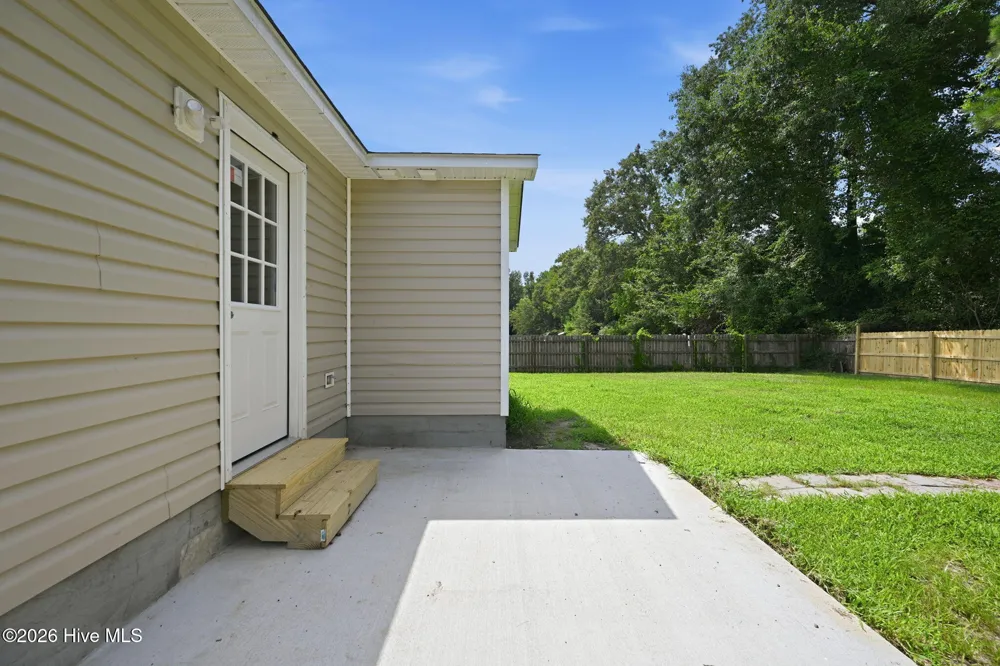 114 Pear Tree Lane Richlands, NC 28574