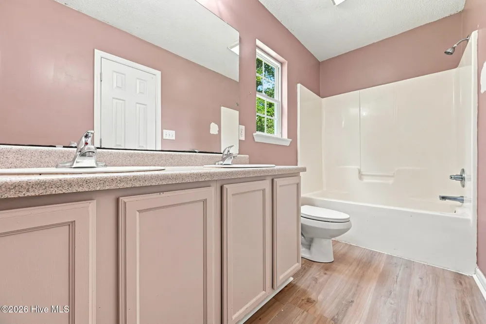 114 Pear Tree Lane Richlands, NC 28574