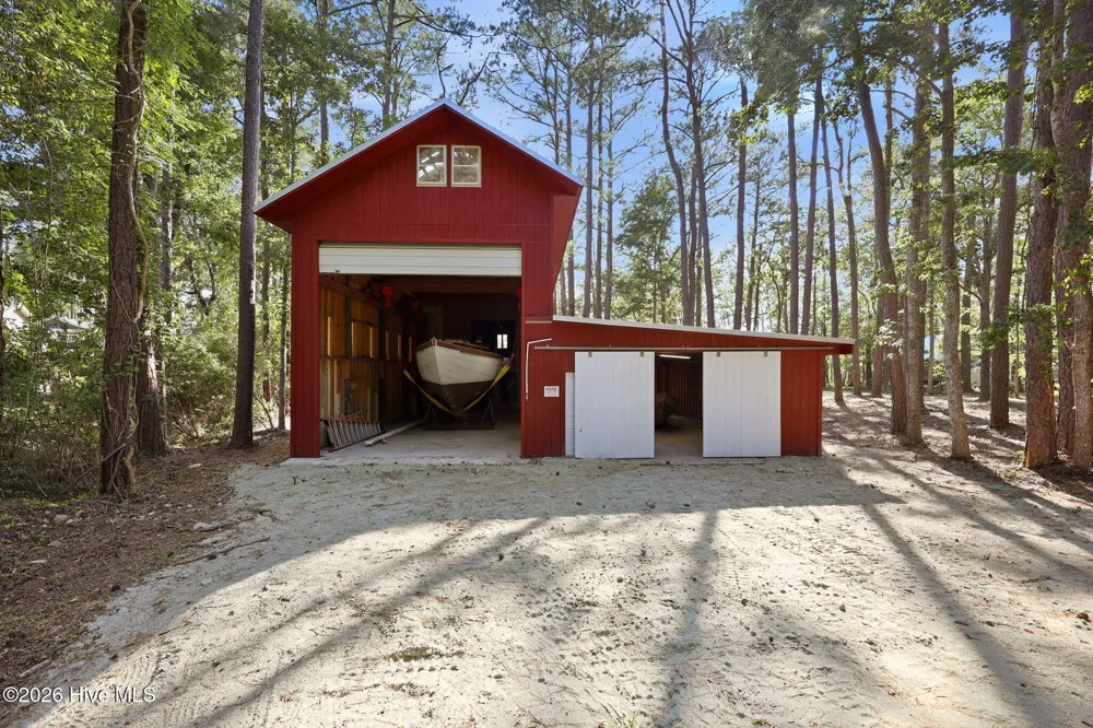 954 Fork Point Road Oriental, NC 28571