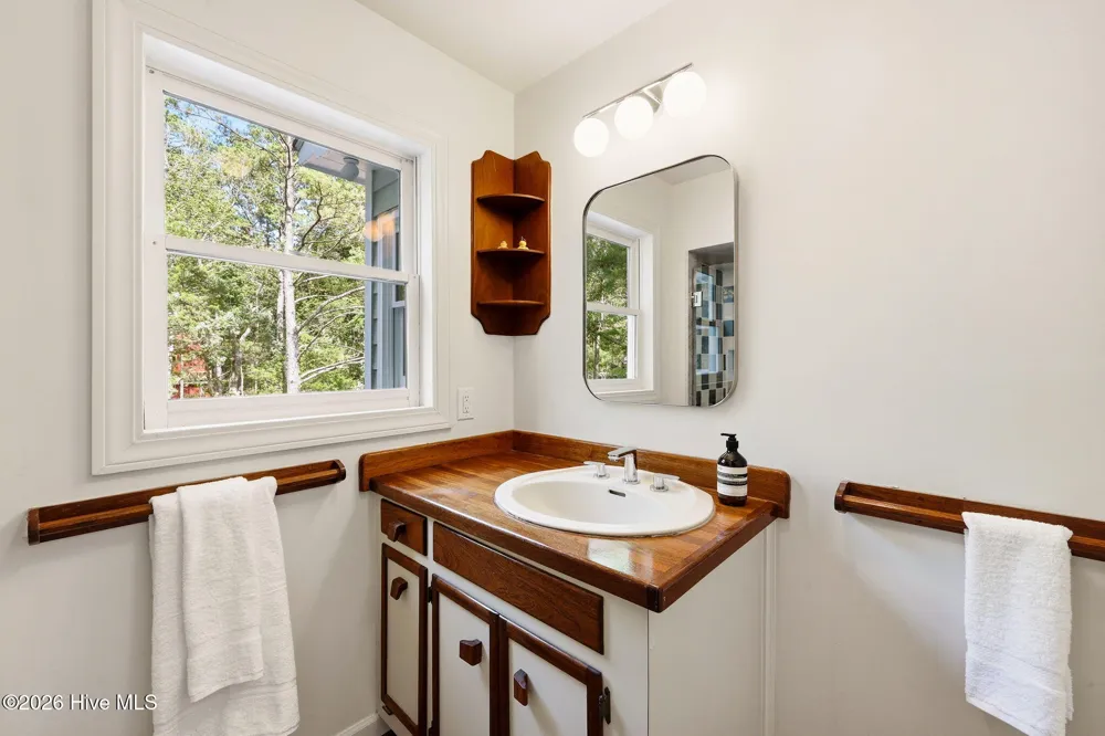 954 Fork Point Road Oriental, NC 28571