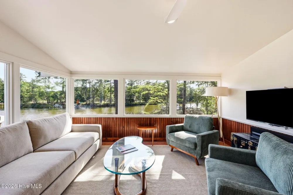 954 Fork Point Road Oriental, NC 28571