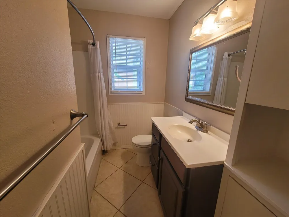 114 Dolphin Avenue Galveston, TX 77550