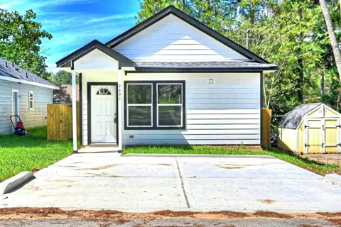 11789 White Cedar