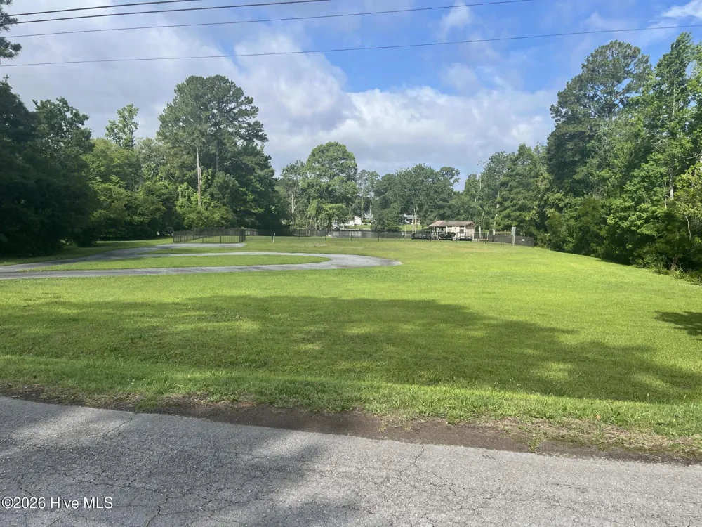 609 Creekwood Drive Trent Woods, NC 28562