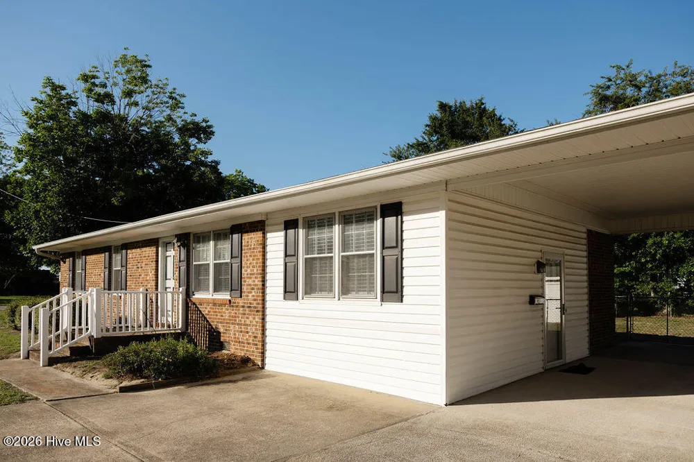 1612 Fairground Road Dunn, NC 28334