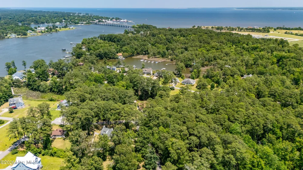 4001& 4003 Schooner Circle Oriental, NC 28571