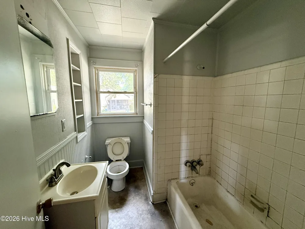 100 Plymouth Street Williamston, NC 27892