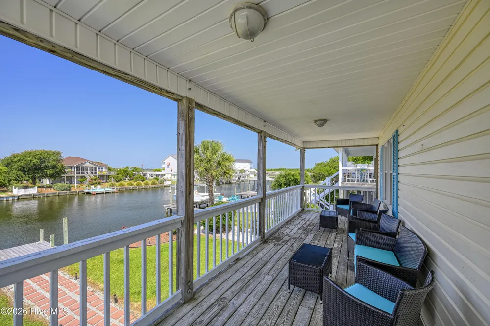 1041 1st Street Surf City, NC 28445
