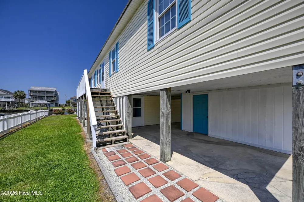 1041 1st Street Surf City, NC 28445