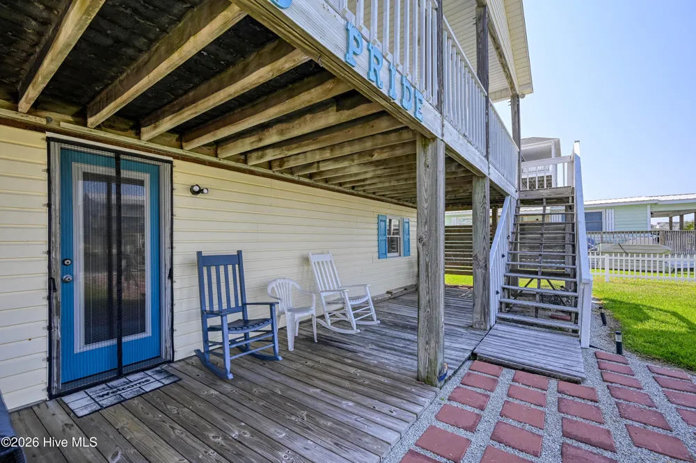 1041 1st Street Surf City, NC 28445