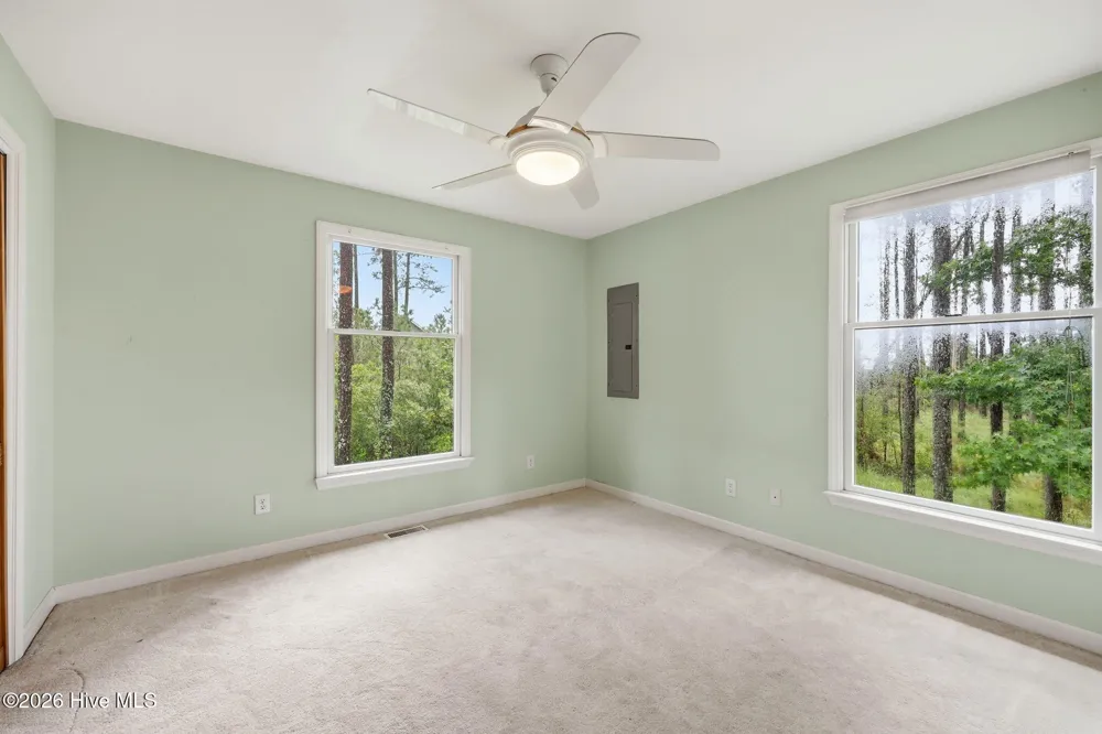 134 W Dowry Creek Belhaven, NC 27810