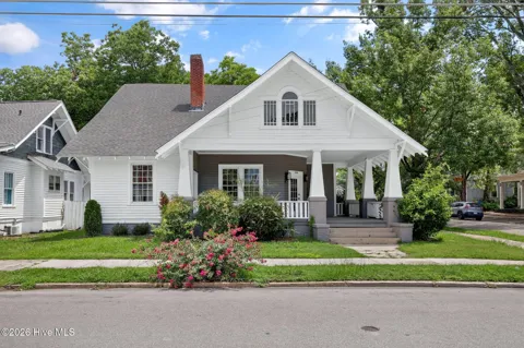 700 Kenan Street W