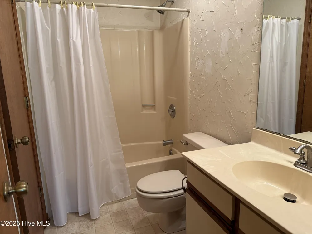 24 Boundaryline Drive NW #Apt G Calabash, NC 28467