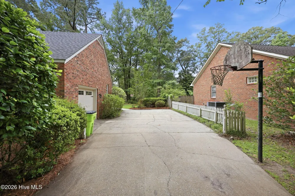 3615 Fox Chase Road Trent Woods, NC 28562