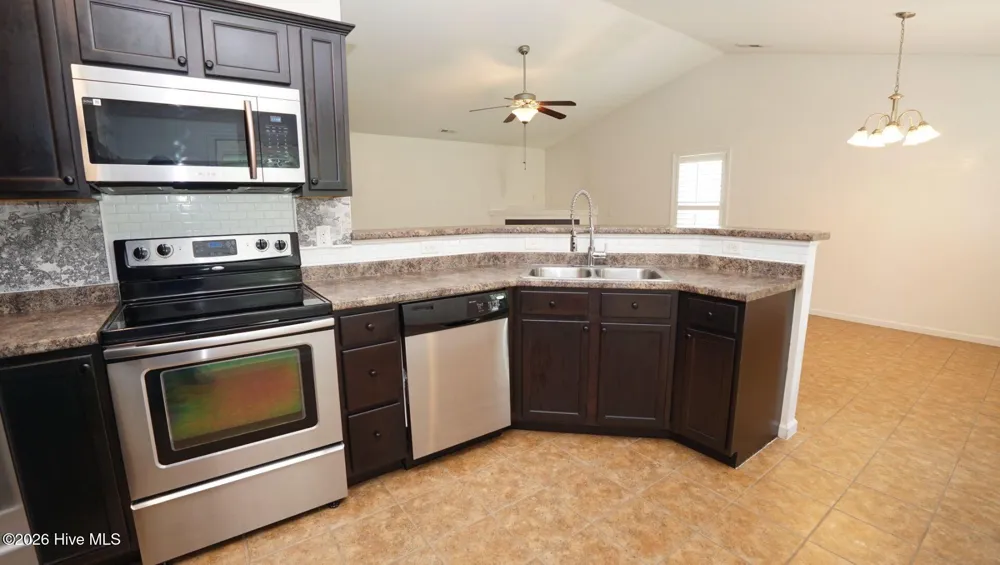 106 Farmgate Drive Richlands, NC 28574