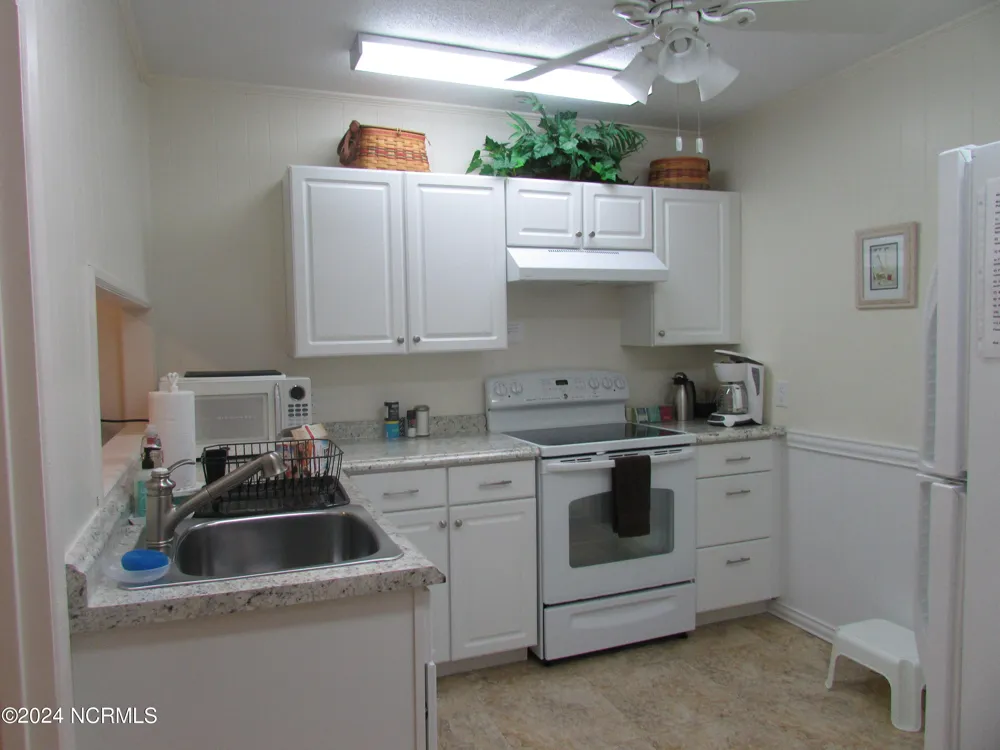 323 Front Street Beaufort, NC 28516