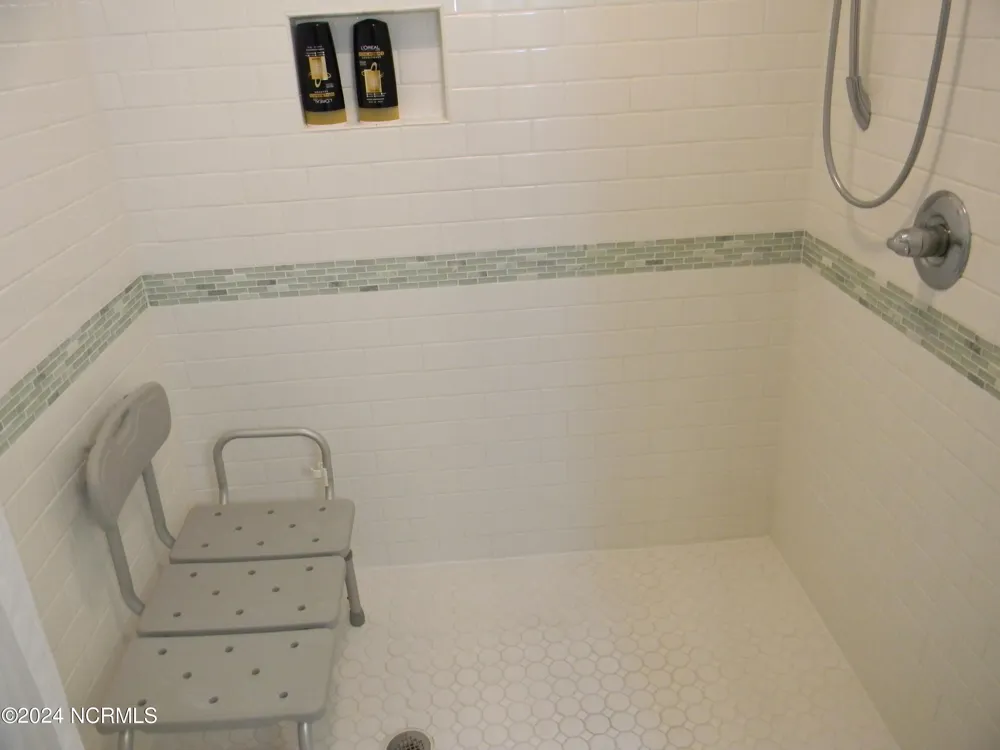 323 Front Street Beaufort, NC 28516