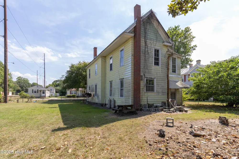 217 E Gale Street Edenton, NC 27932