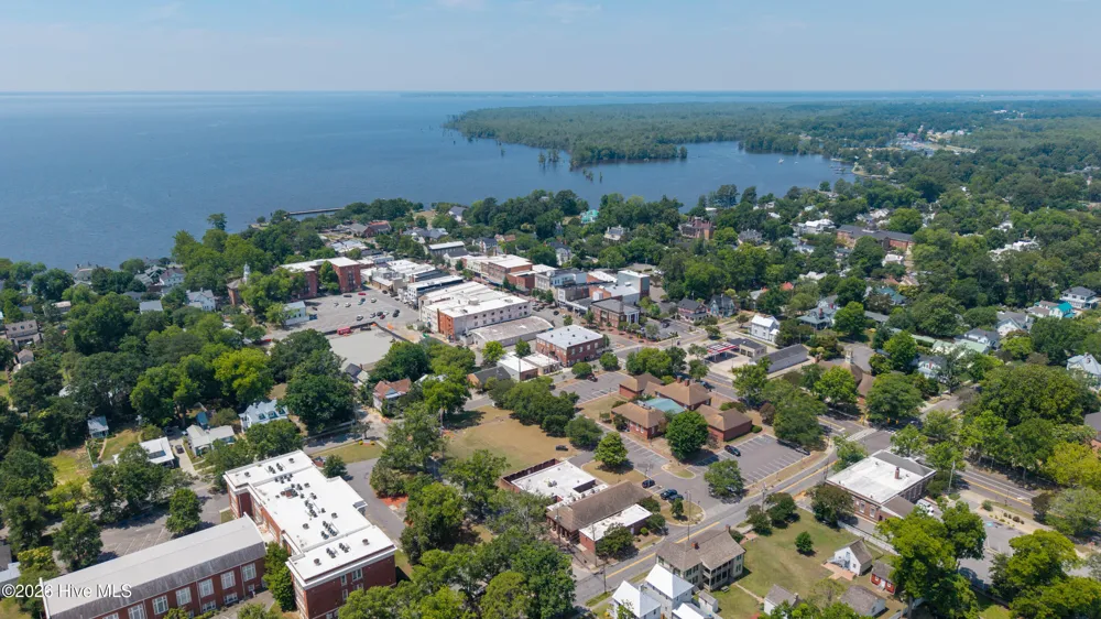 217 E Gale Street Edenton, NC 27932