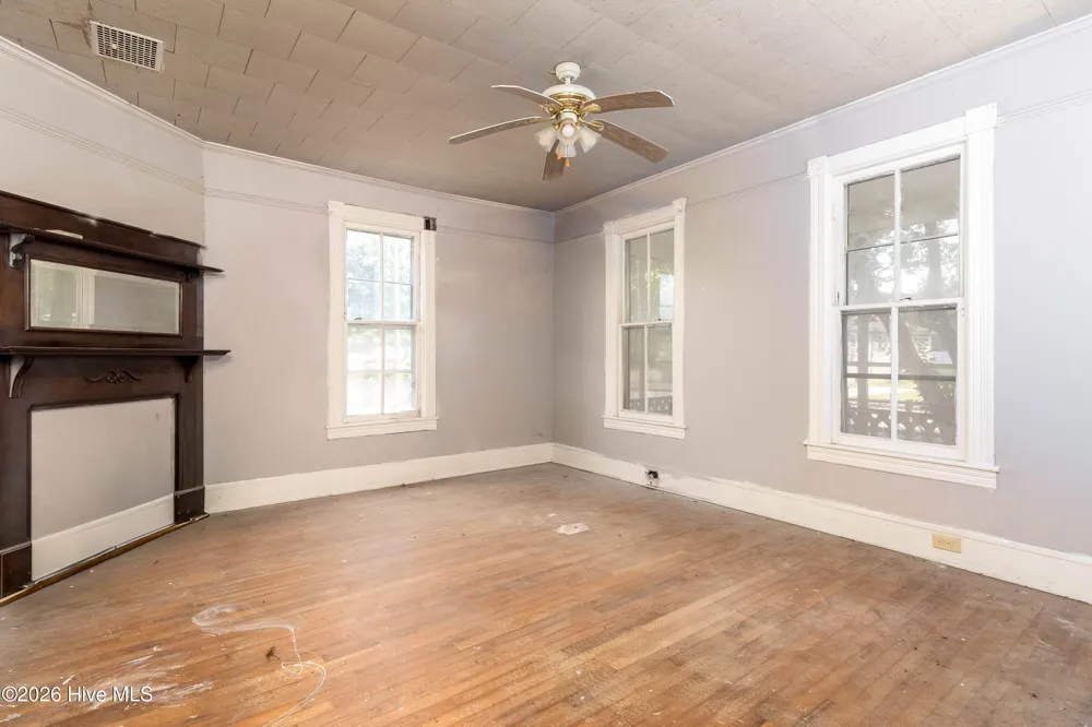 217 E Gale Street Edenton, NC 27932
