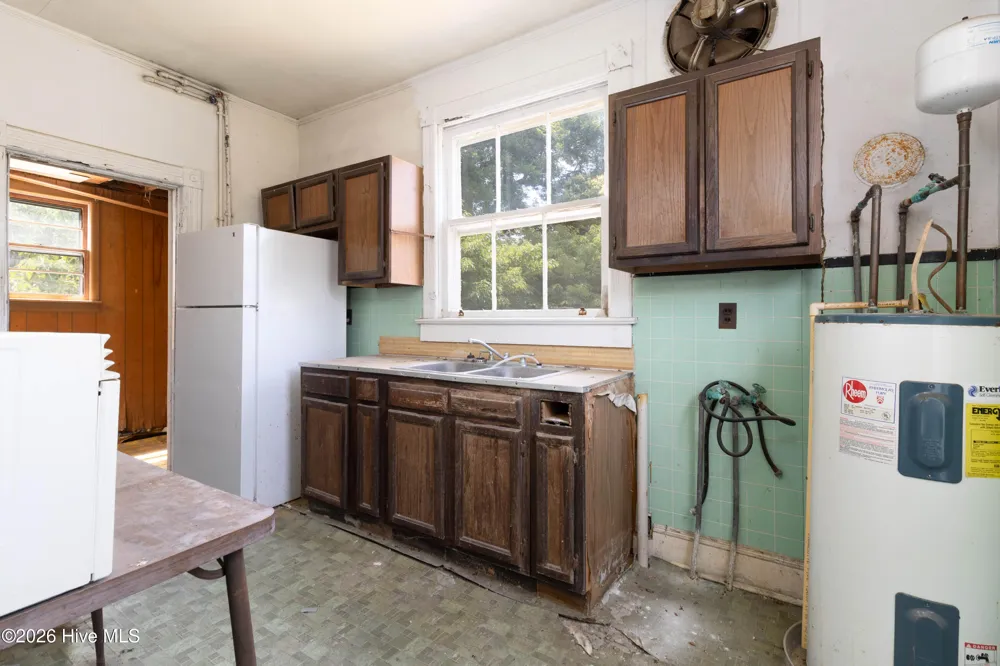 217 E Gale Street Edenton, NC 27932