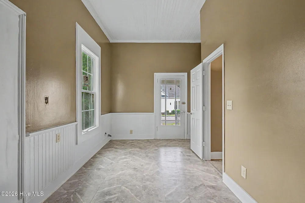 406 King Street Wrens, GA 30833