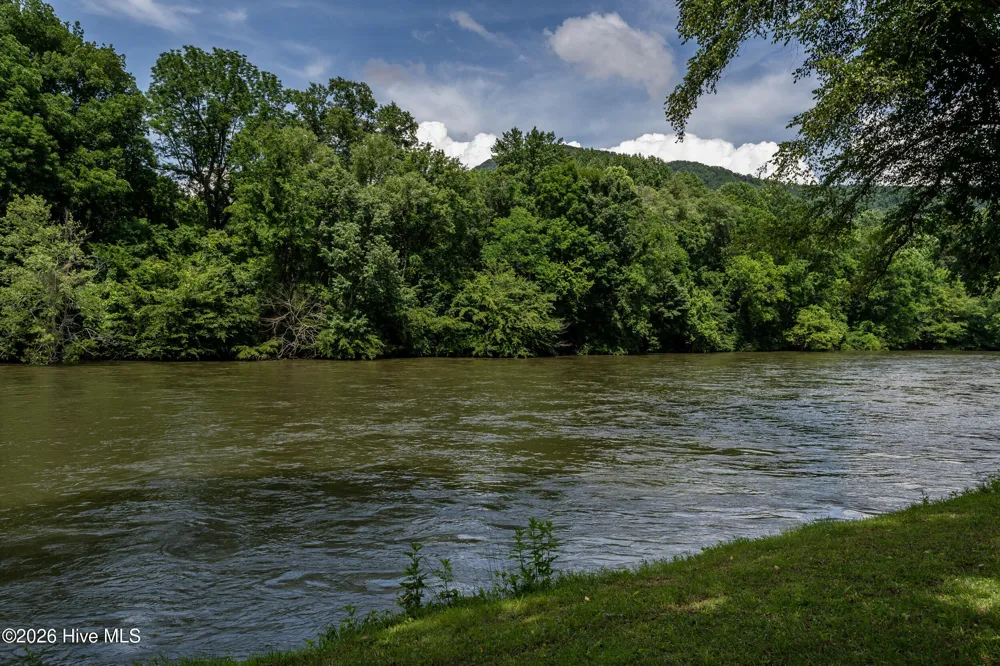 5518 Highway 30 Benton, TN 37307