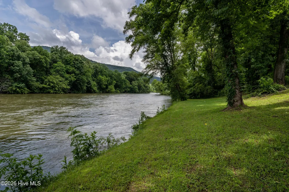 5518 Highway 30 Benton, TN 37307