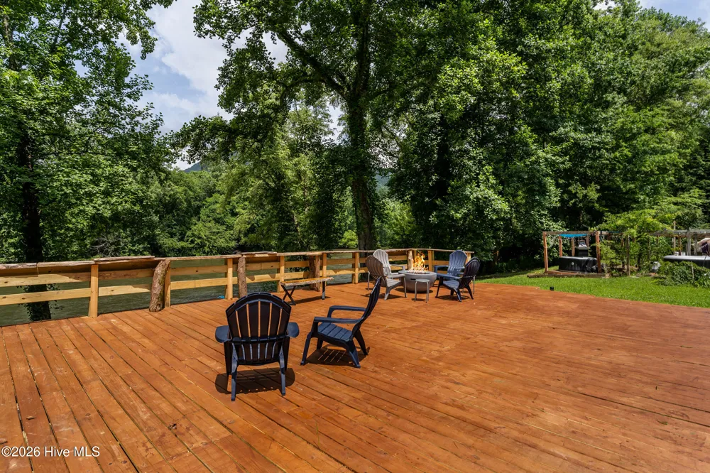 5518 Highway 30 Benton, TN 37307
