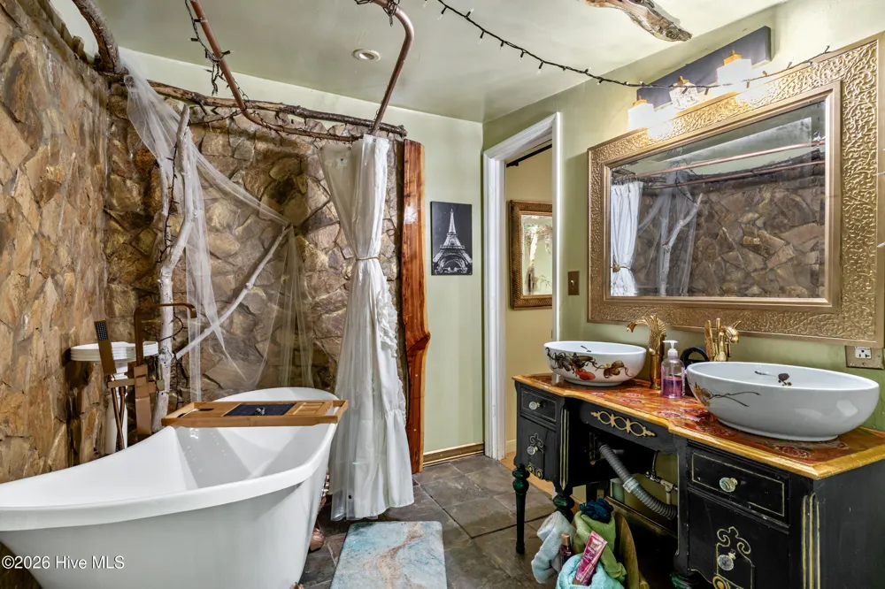 5518 Highway 30 Benton, TN 37307