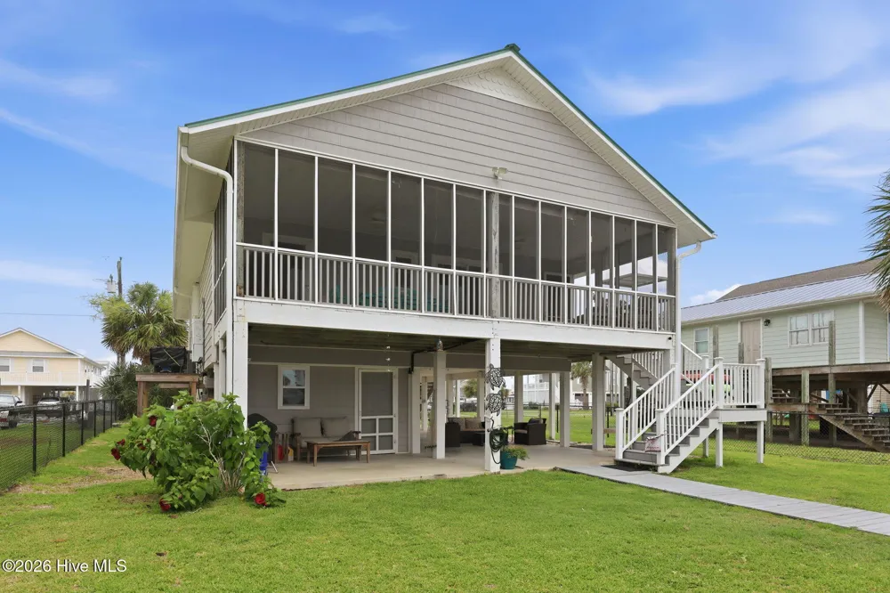1023 1st Street Surf City, NC 28445