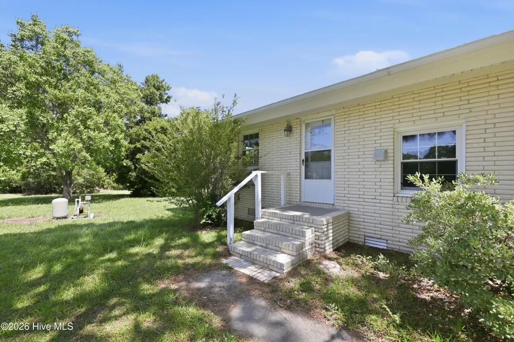 526 Crow Hill Road Beaufort, NC 28516