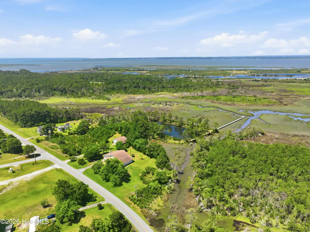 526 Crow Hill Road Beaufort, NC 28516
