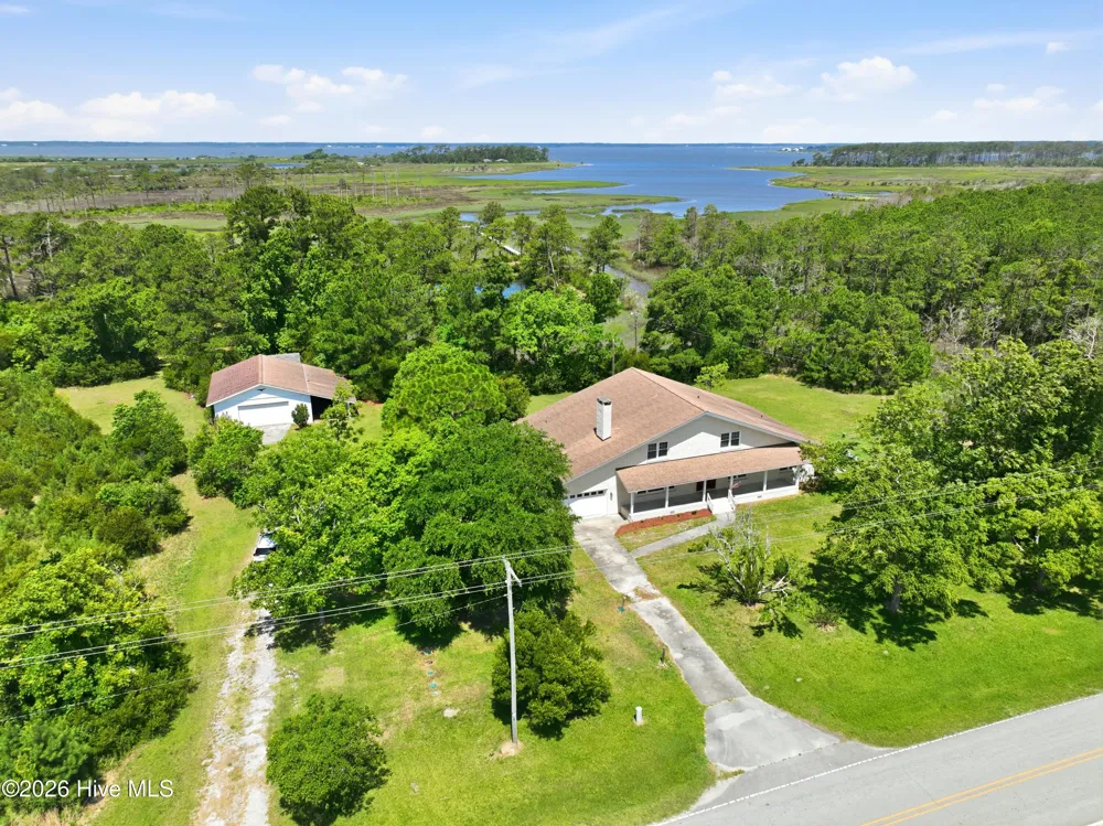 526 Crow Hill Road Beaufort, NC 28516