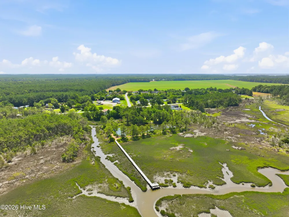 526 Crow Hill Road Beaufort, NC 28516