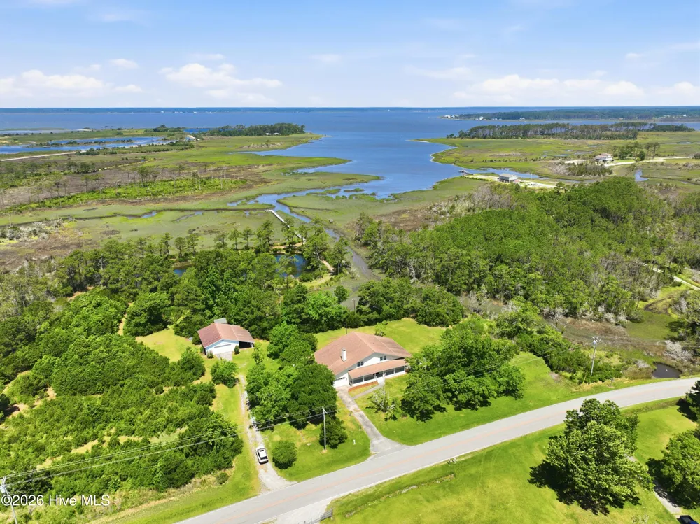 526 Crow Hill Road Beaufort, NC 28516