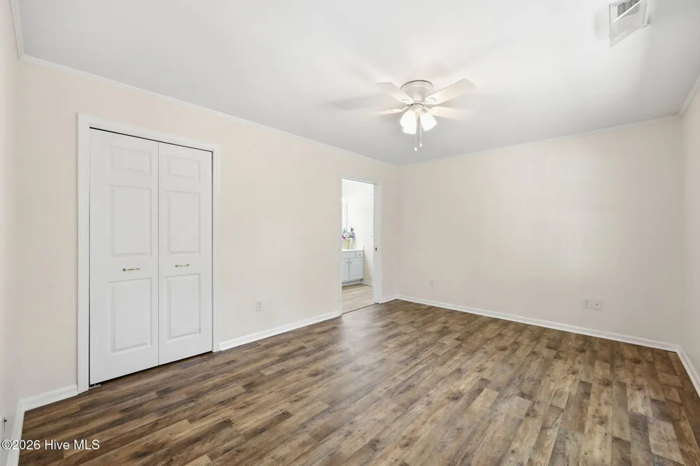 702 Hummingbird S Swansboro, NC 28584
