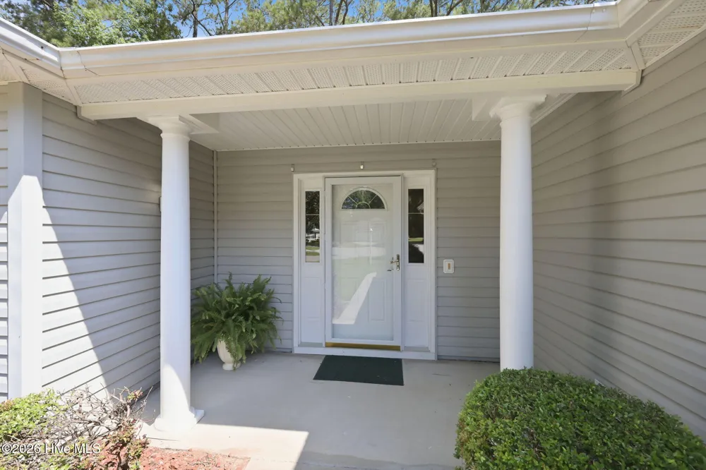 702 Hummingbird S Swansboro, NC 28584