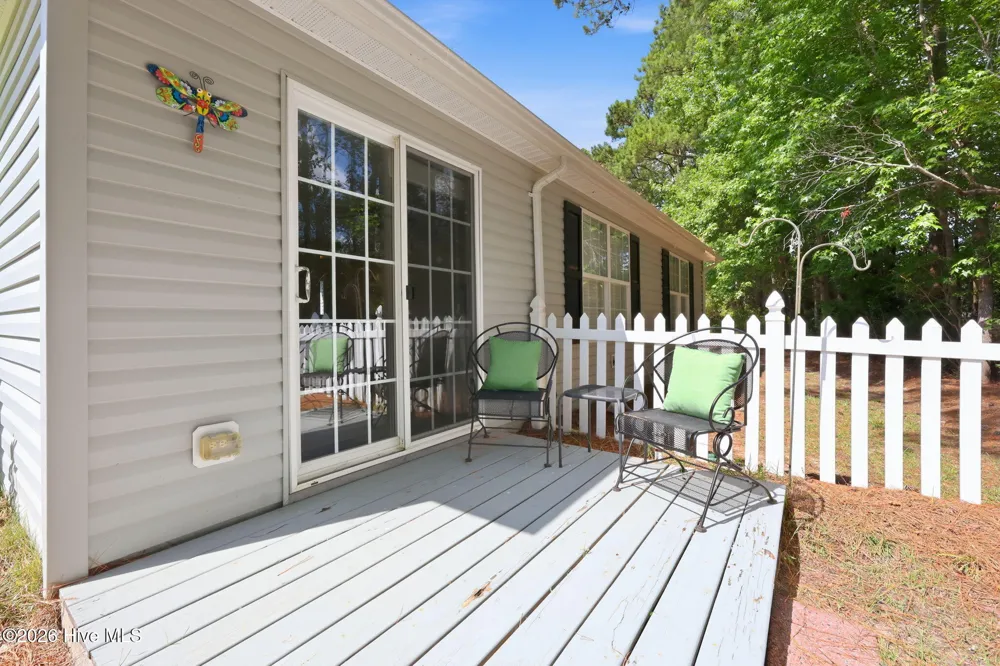 702 Hummingbird S Swansboro, NC 28584