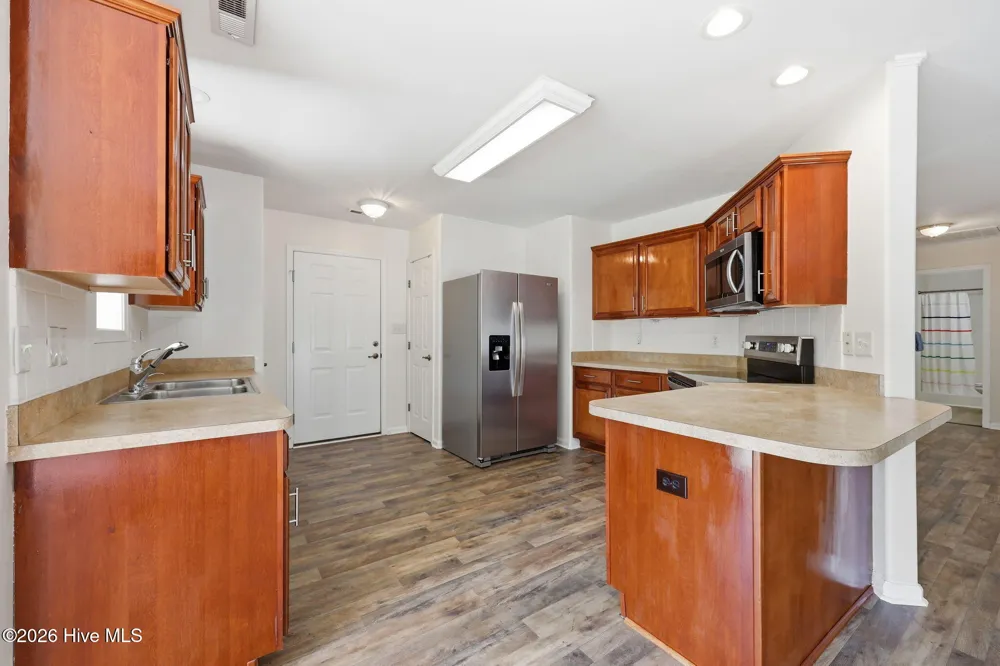 702 Hummingbird S Swansboro, NC 28584