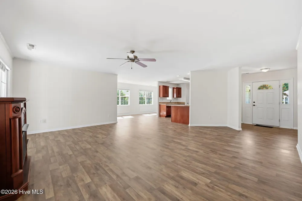 702 Hummingbird S Swansboro, NC 28584