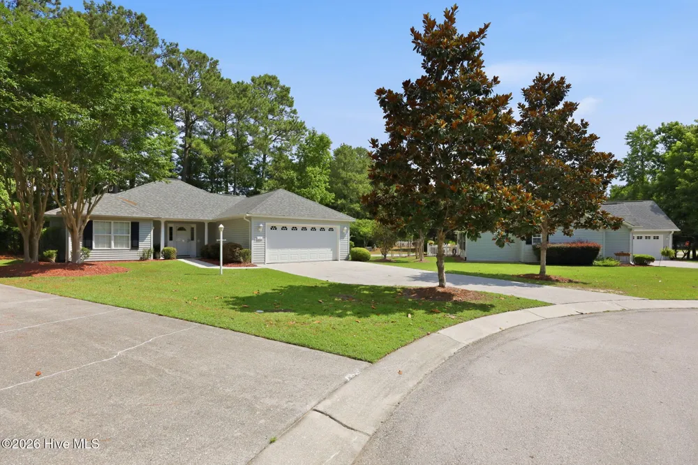 702 Hummingbird S Swansboro, NC 28584